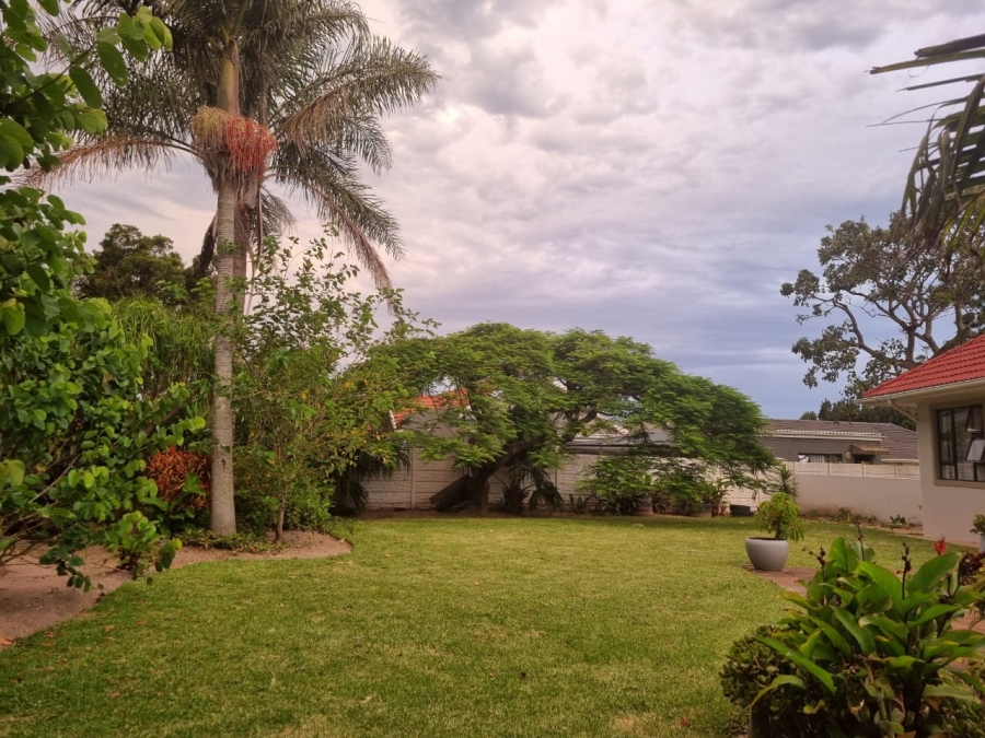 To Let 4 Bedroom Property for Rent in Beacon Bay Eastern Cape